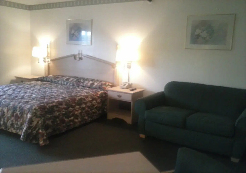 Magnuson Hotel Summerton