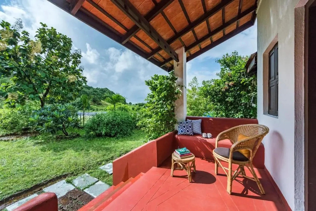 SaffronStays Sattva - Pet and Eco-Friendly Villa in Mumbais Outskirts