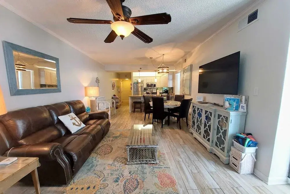 Shoalwater 1102 3 Bedroom Condo by RedAwning