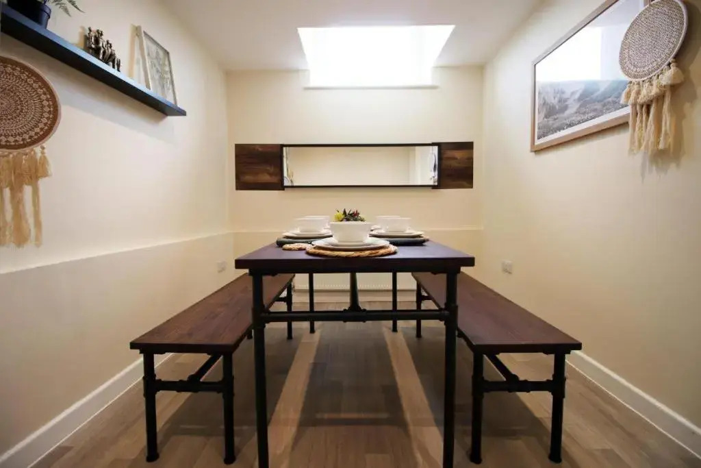 Cliftonmeade by Mia Living 2 bedroom apartment with free parking
