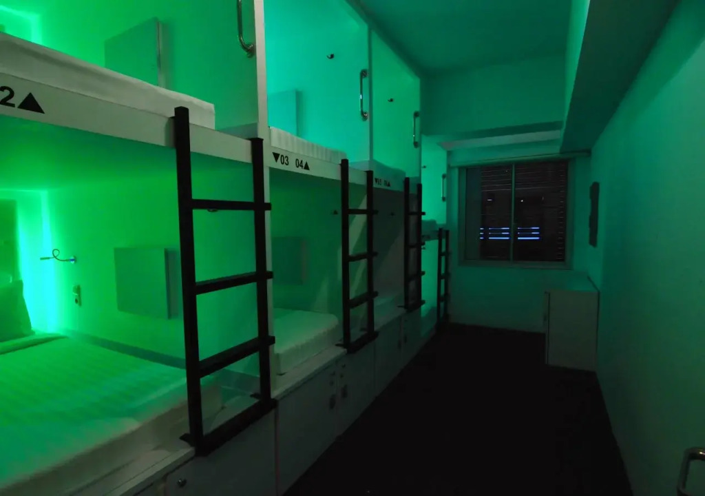 Capsule Hostel Old Batavia