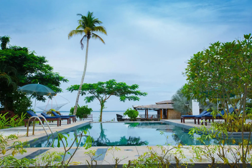 Deshadan Backwater Resort - The best sunrise view