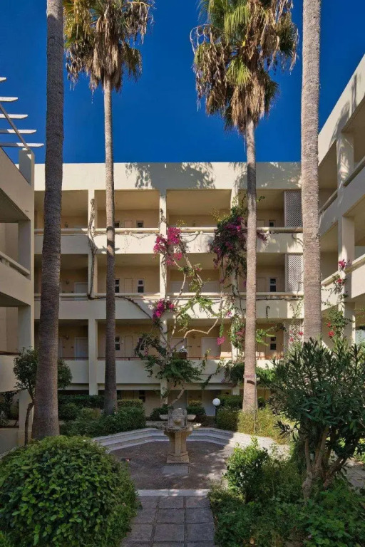 Pearl Beach Hotel