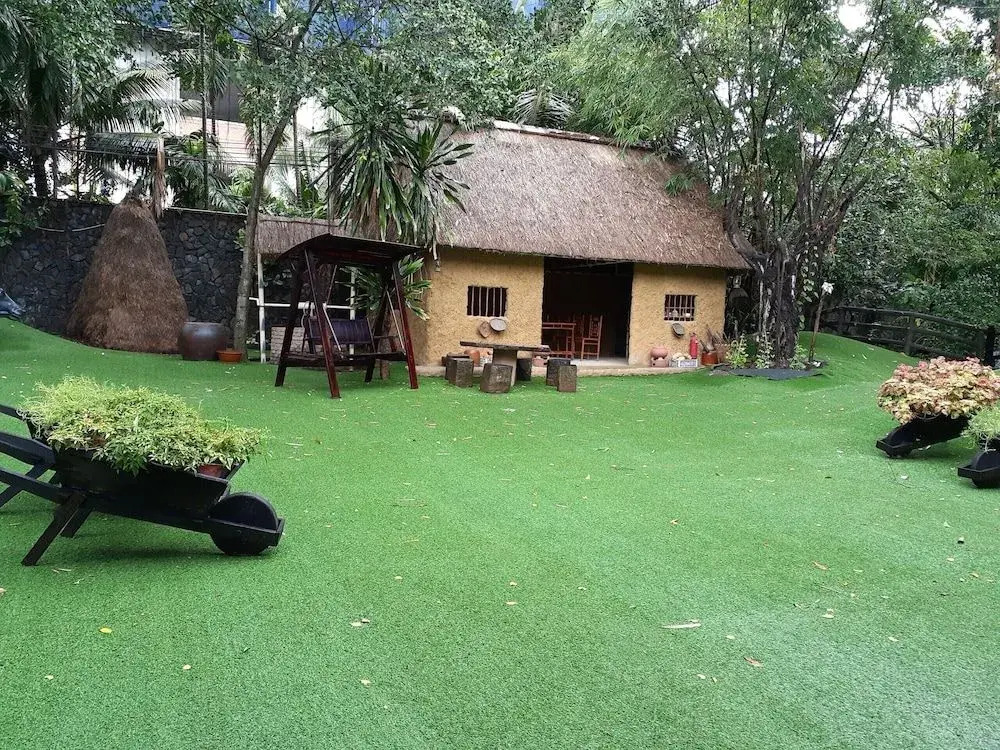 Khách sạn Dìn Ký Cổng Chào Bình Dương