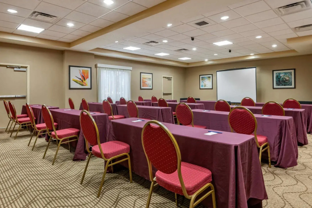 Comfort Suites Orlando Airport