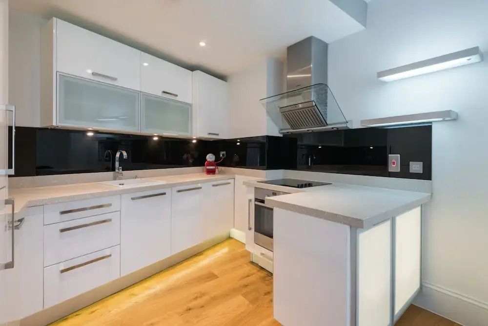 Delightful Dalston Home with Beautiful Balcony