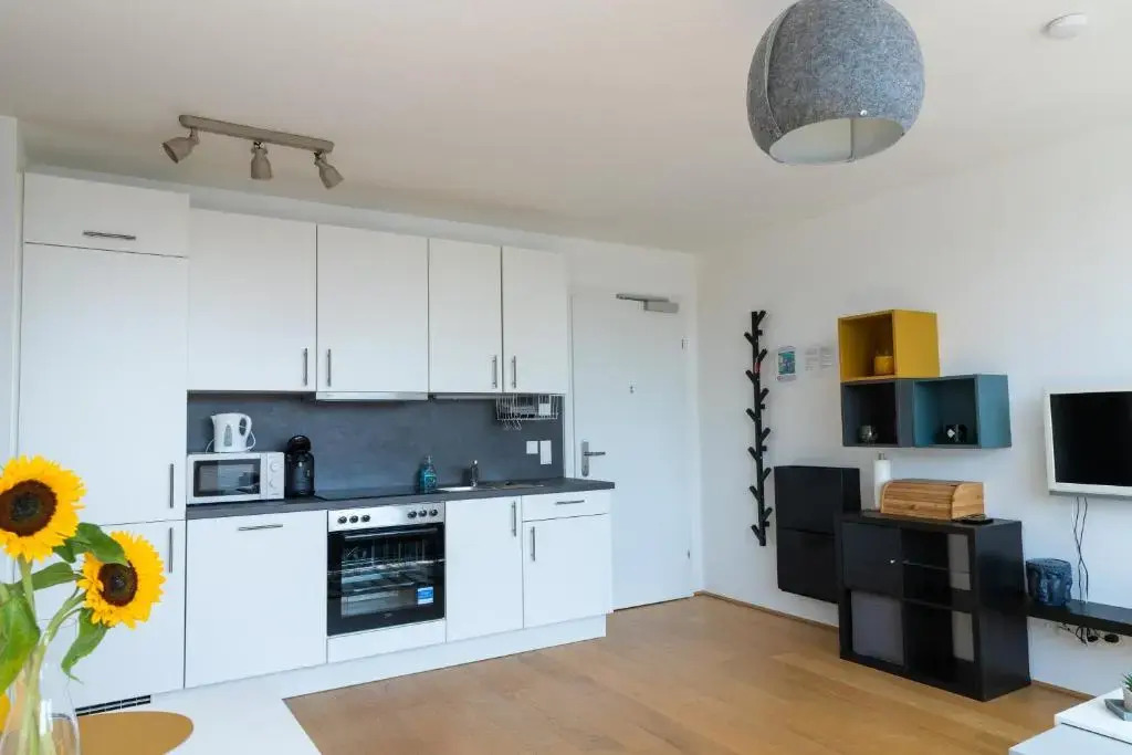 Maureen Lovely 2 Bedroom Unit with Community Pool
