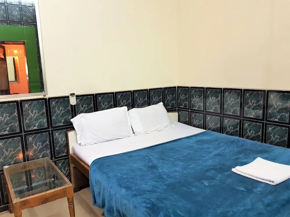 Hotel Metro Plaza Residency by Hexa Rooms