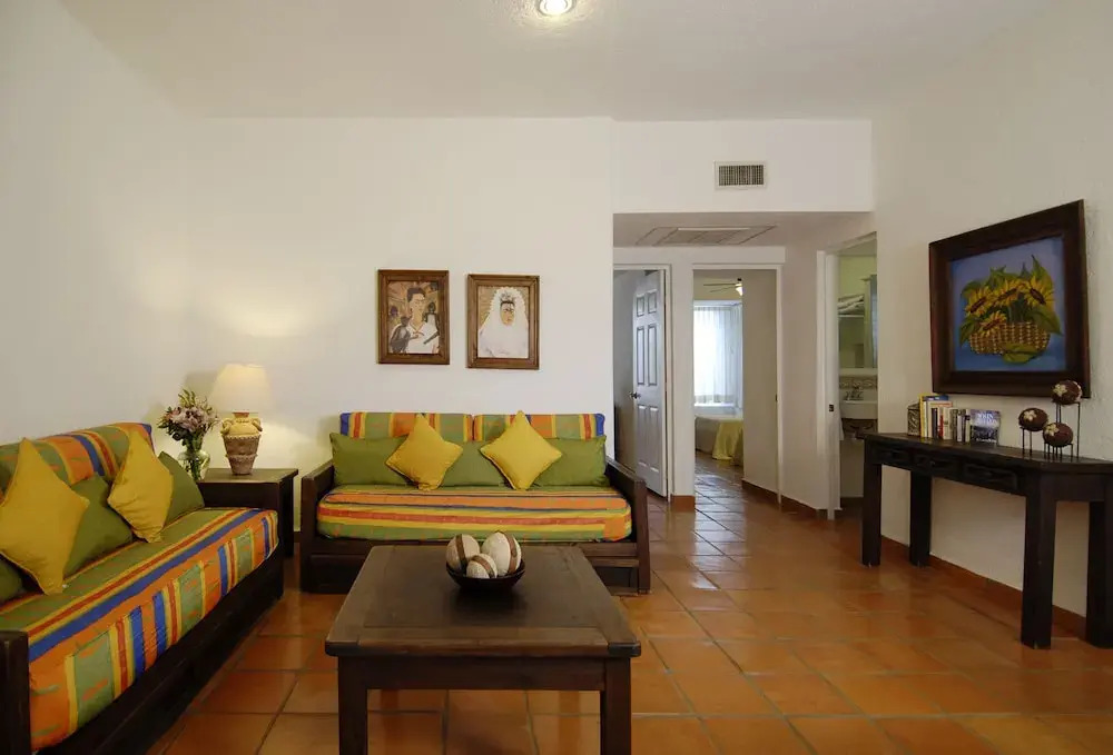 Las Palmas Condominios