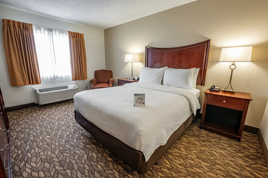 Christopher Inn and Suites