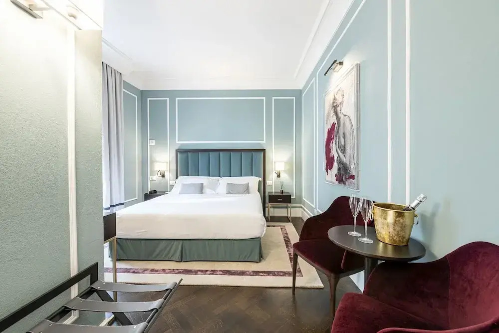 Glimpse Hotel