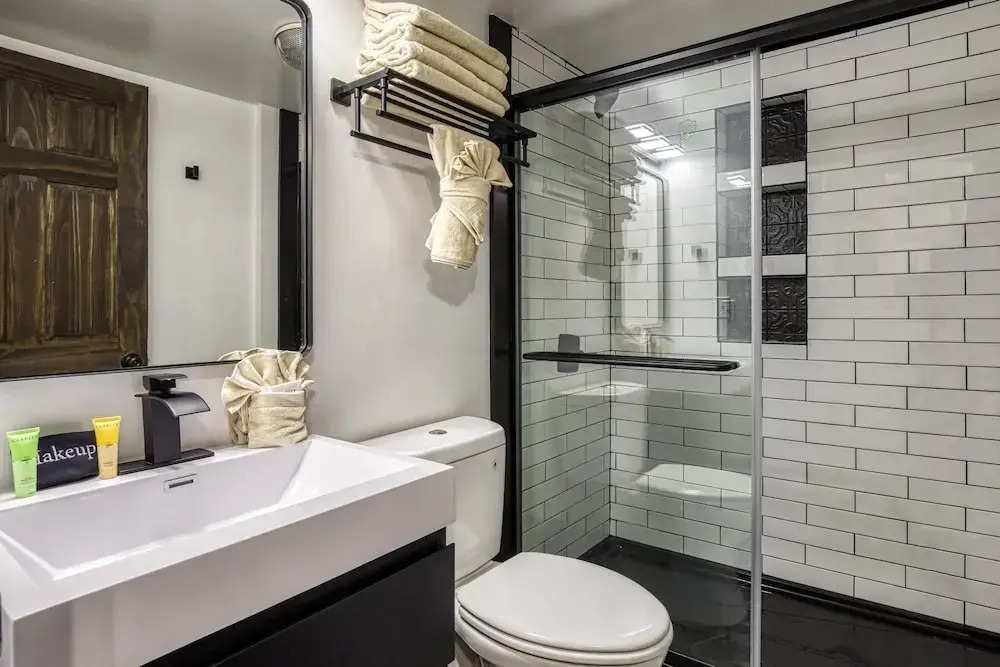 Modern Style 2 Bed Condo Pool in Gatlinburg
