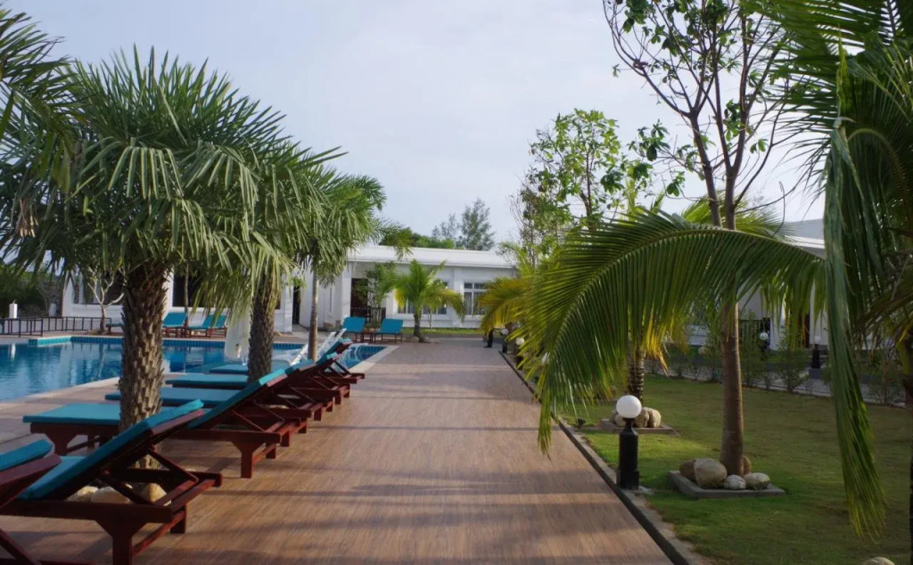 Mangrove River Resort