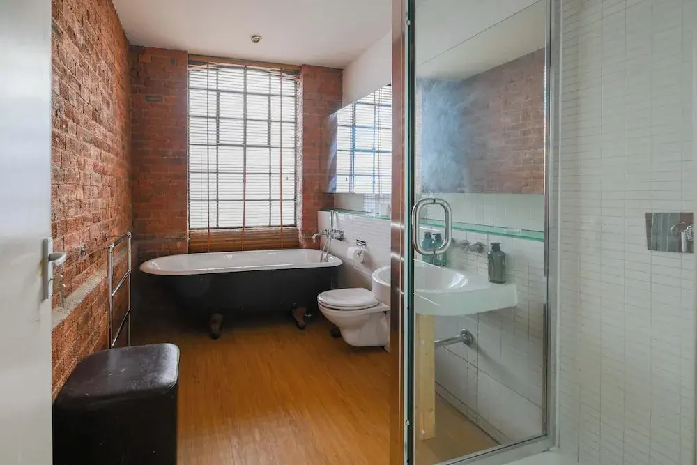 Characterful Double Bedroom in a Converted Warehouse Shoreditch