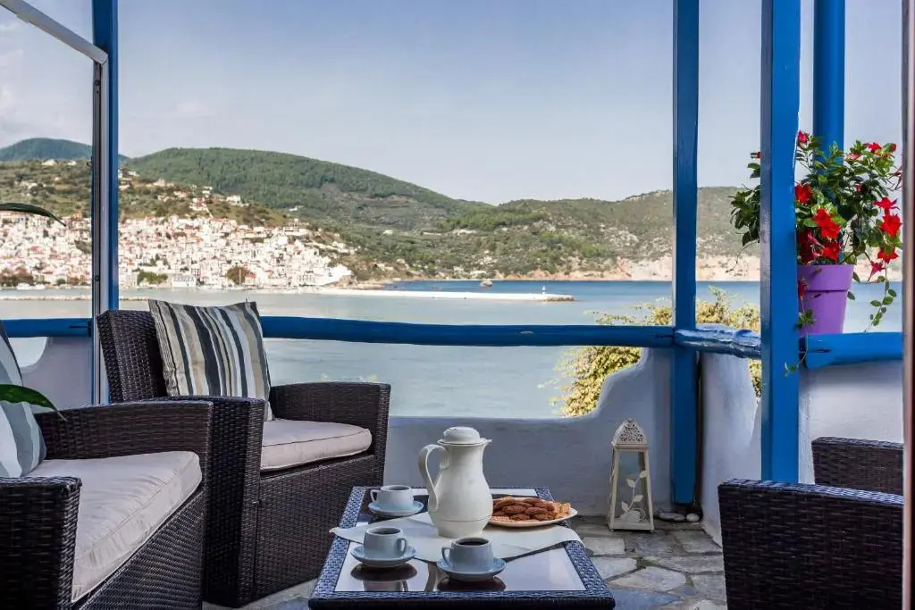 Karavos Sea View Apartments