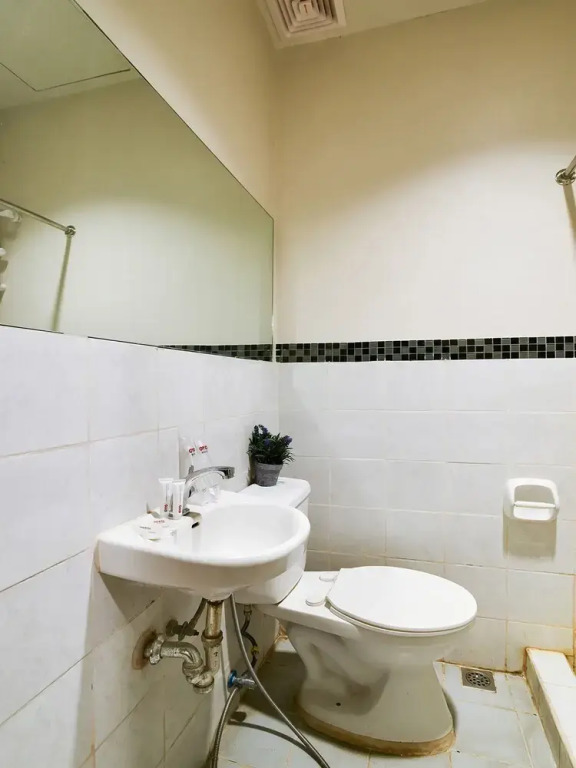 OYO 425 Residences By Sirc (Vaccinated Staff)