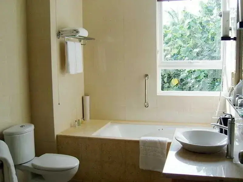 Days Hotel & Suites