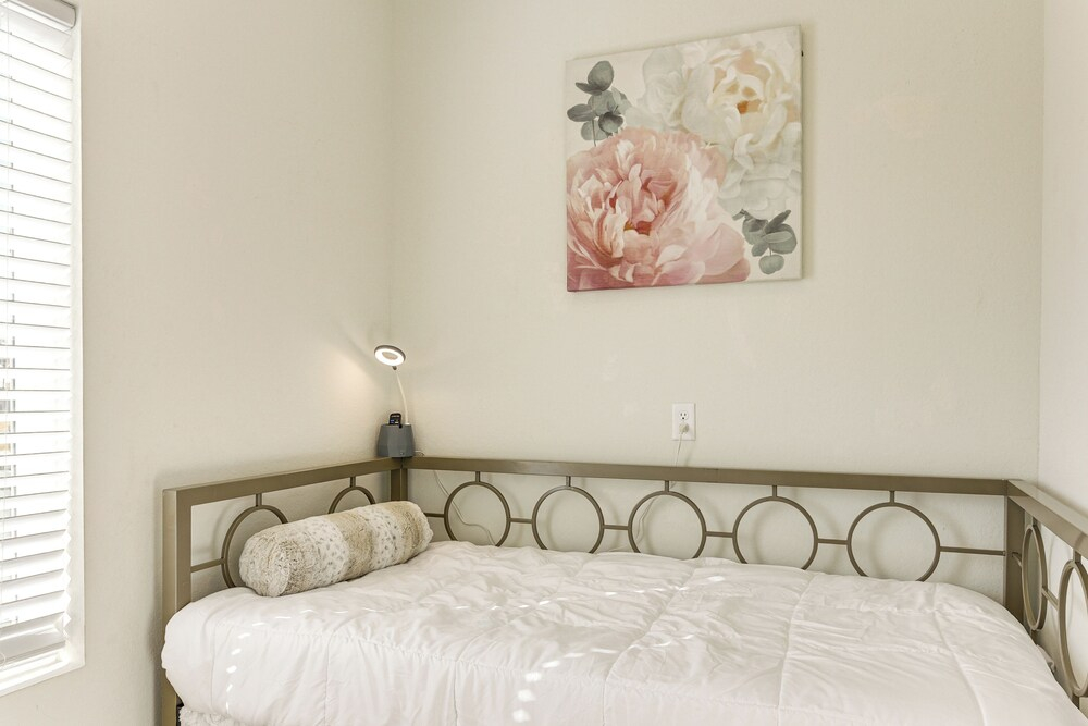 Explore Houston! Pet-friendly Home Near Downtown