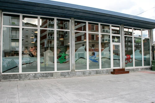 Mundaka Hostel & Sport Cafe