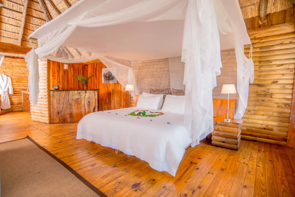 Karongwe - River Safari Lodge