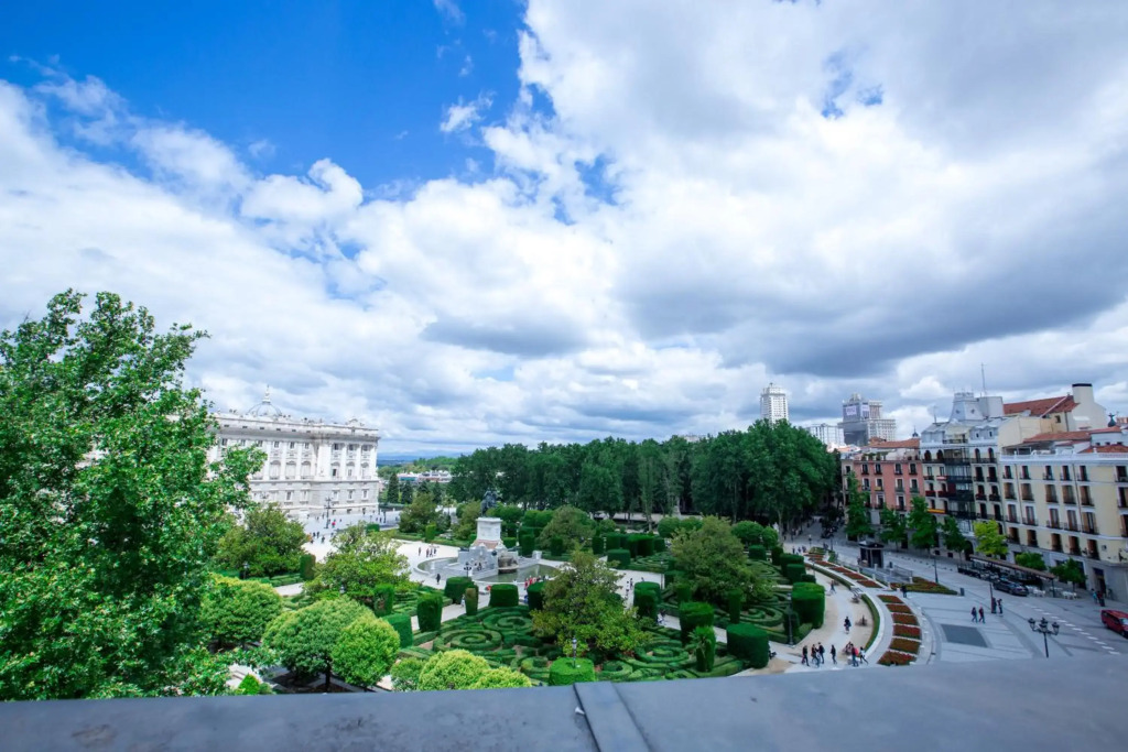 Oriente Palace Apartments