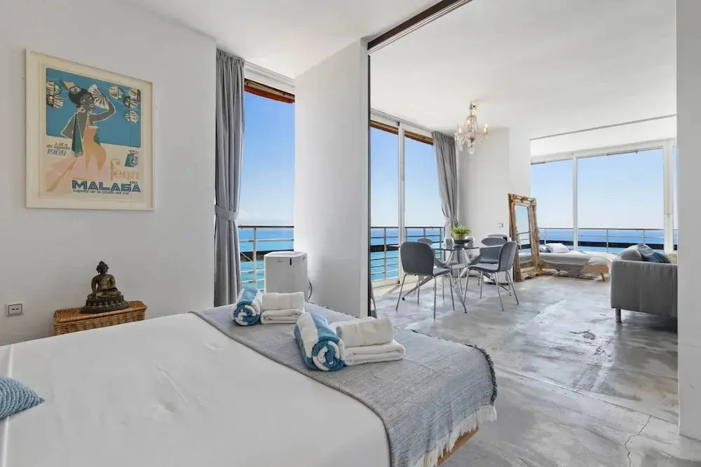 Bright Coastal Apartment With Pool