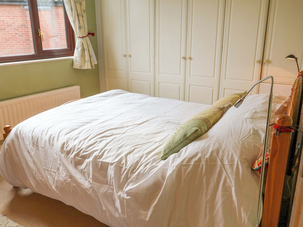 17 Demesne Gardens