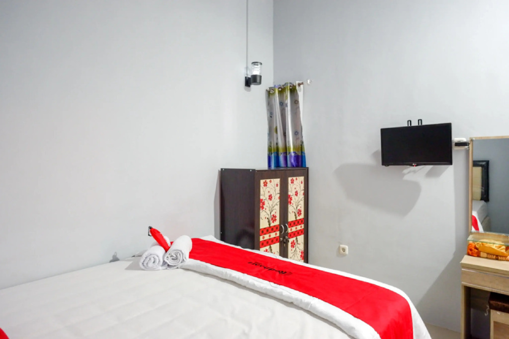 RedDoorz @ Hotel Grand Aulia Majene
