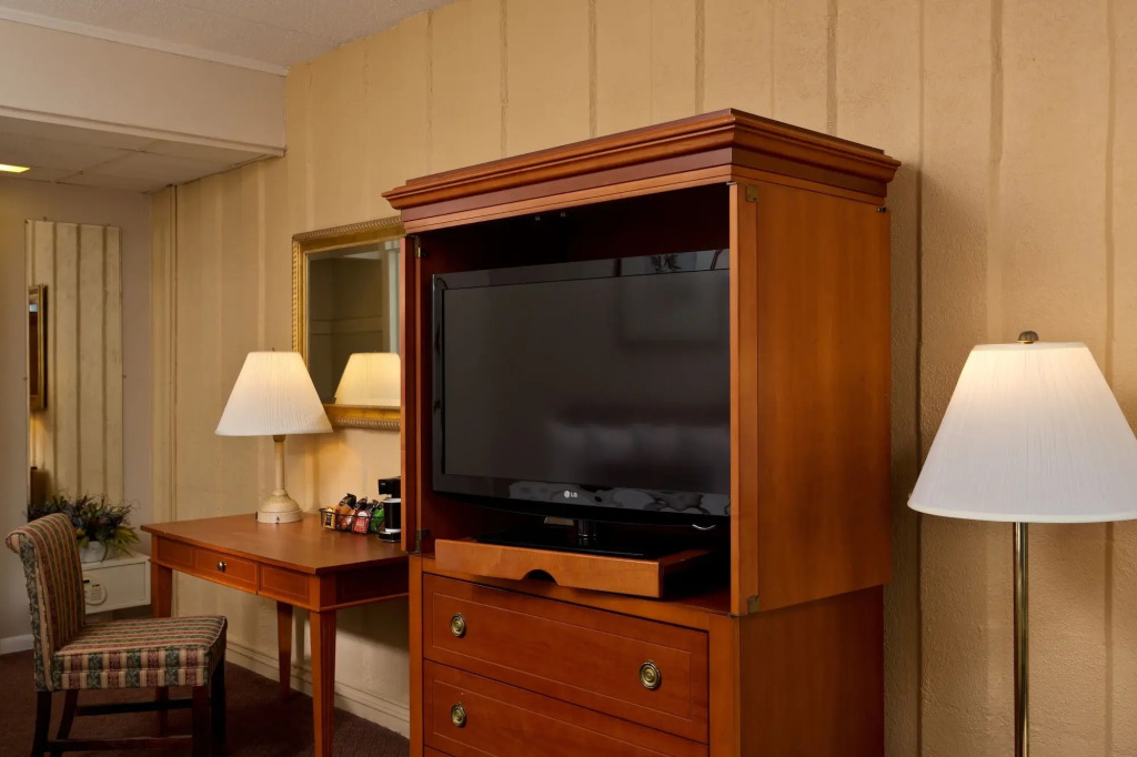 Fort William Henry Hotel