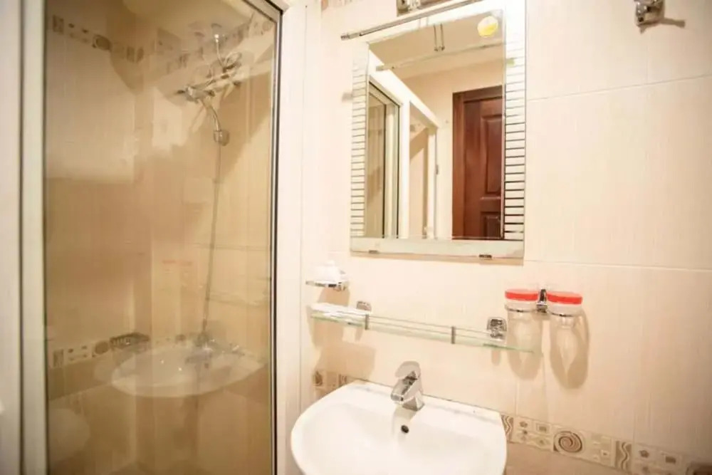 Binh Hung Hotel