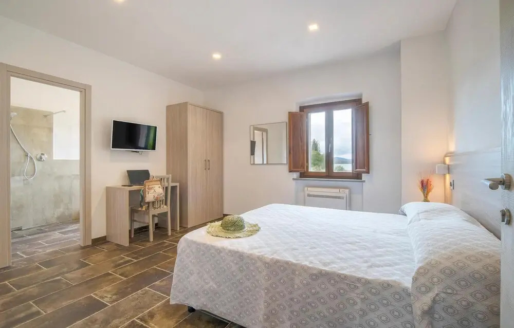 6 Bedroom Cozy Home In Passignano Sul T