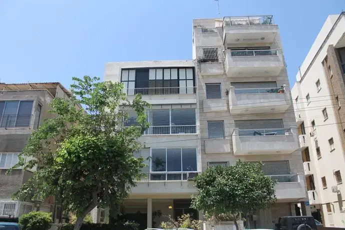 Beach and Park Apartment