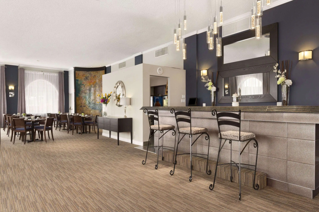 Days Inn by Wyndham Montreal Airport Conference Centre