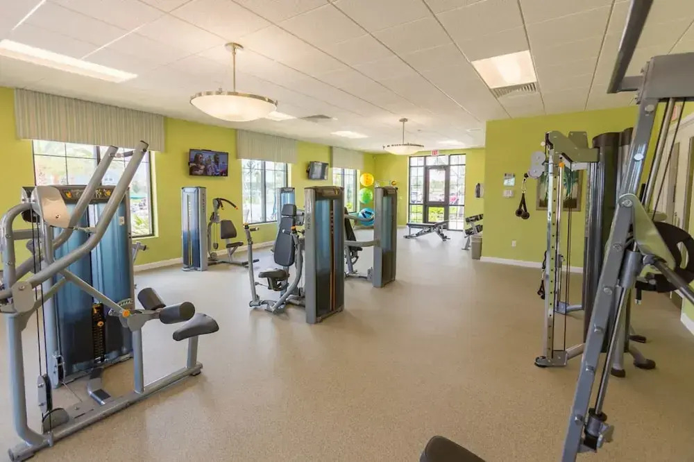 Amazing 4bdr House Storey Lake