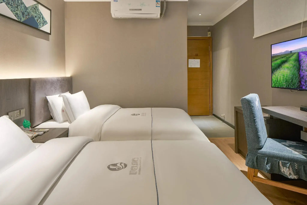 Yingshang Jinyi Hotel (Dade Road Branch)