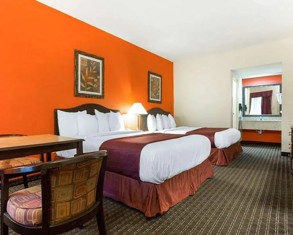 Quality Inn & Suites near Six Flags - Austell