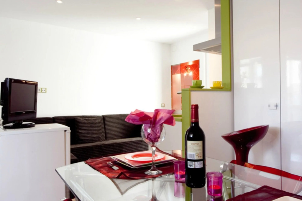 Watermelon - Penthouse Apartment
