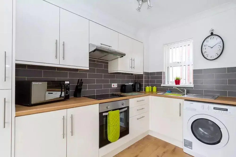 Stay In Cardiff Canton St. John's Court Apartment