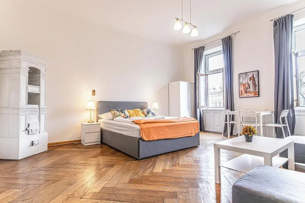 Pretty Apartment Near AKH Center Access