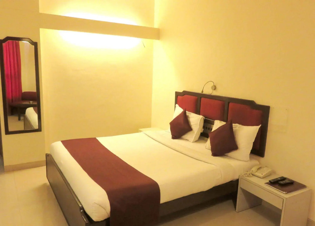 Hotel Ashish Plaza