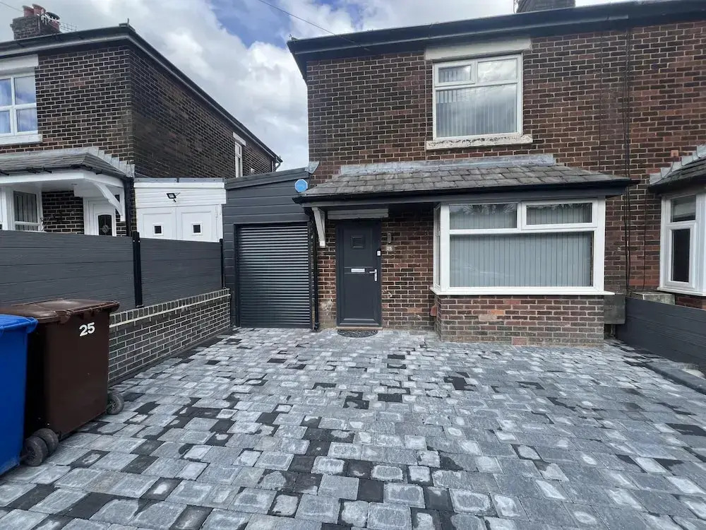 Whole House -sleeps4-parking-garden-bikinghiking