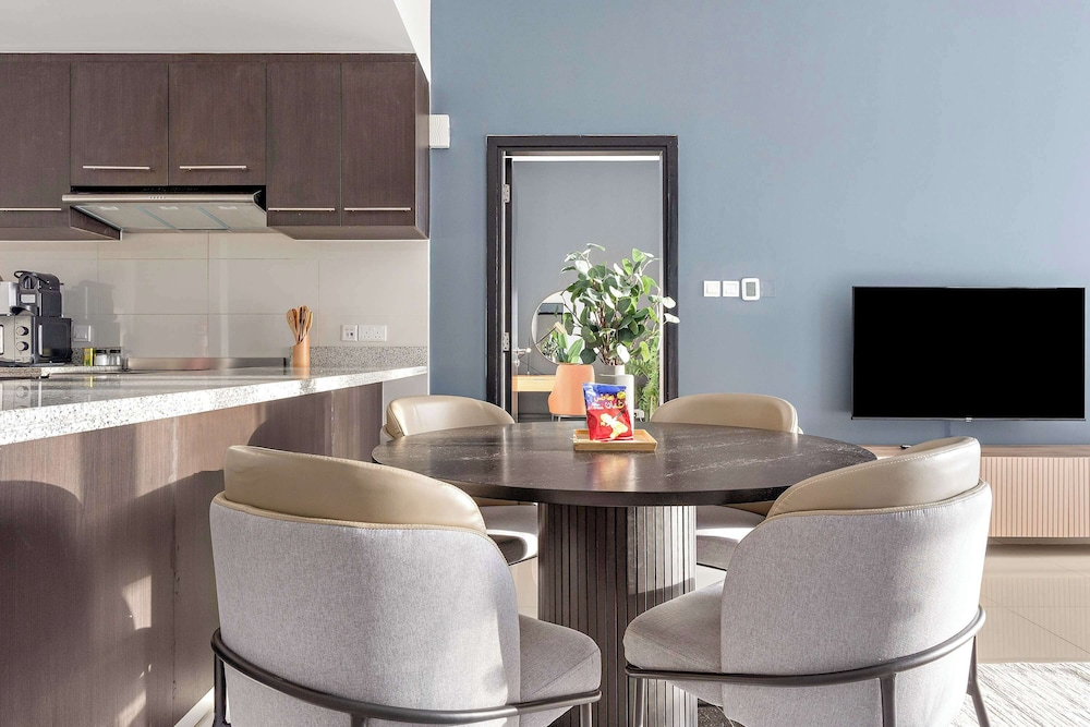 Silkhaus Chic 1bdr Horizon Tower Al Reem