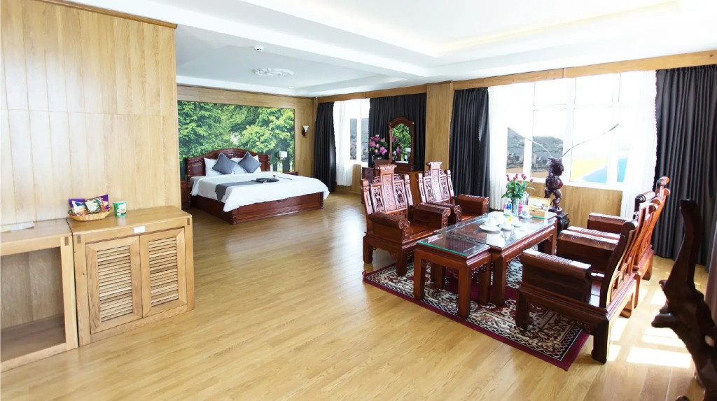 Sandals Hoàng Yến