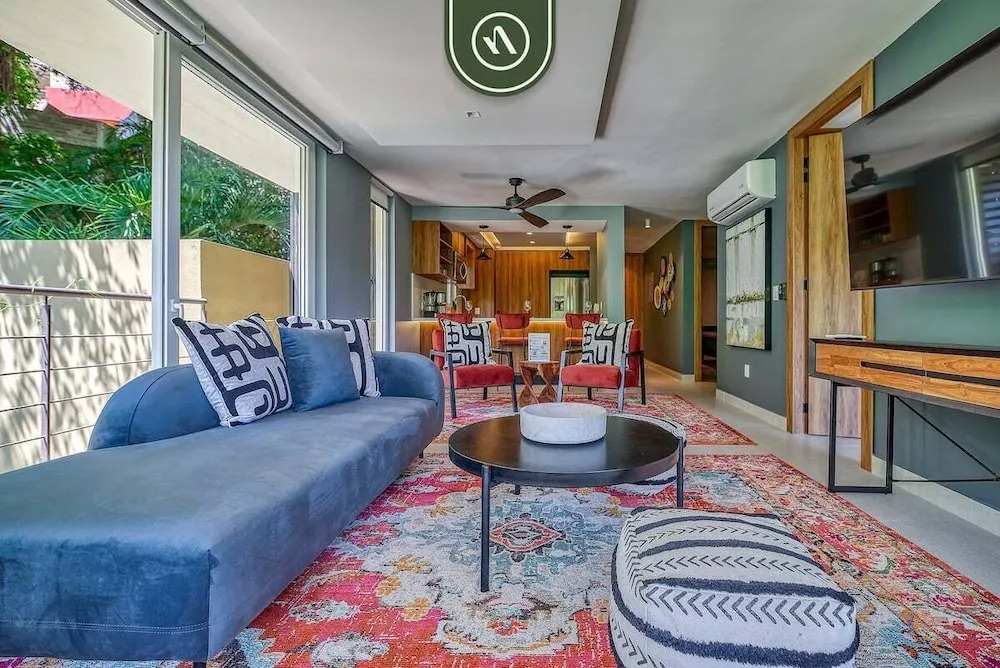 Luxury 2 BR Condo in the Jungle - Oceanview Pool