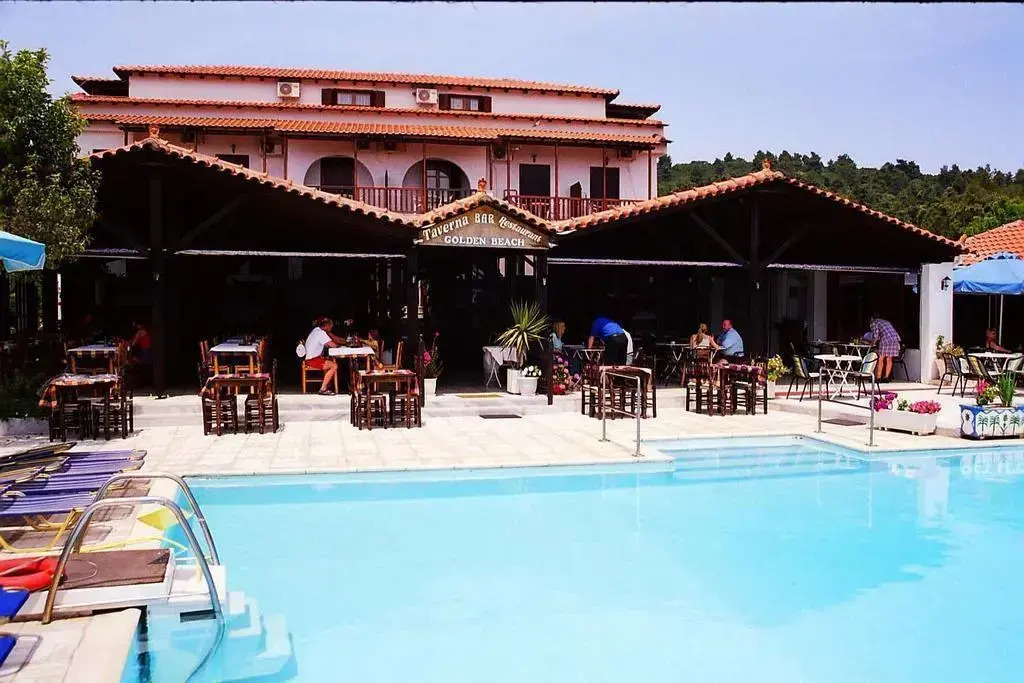 Koukounaries Beach Hotel