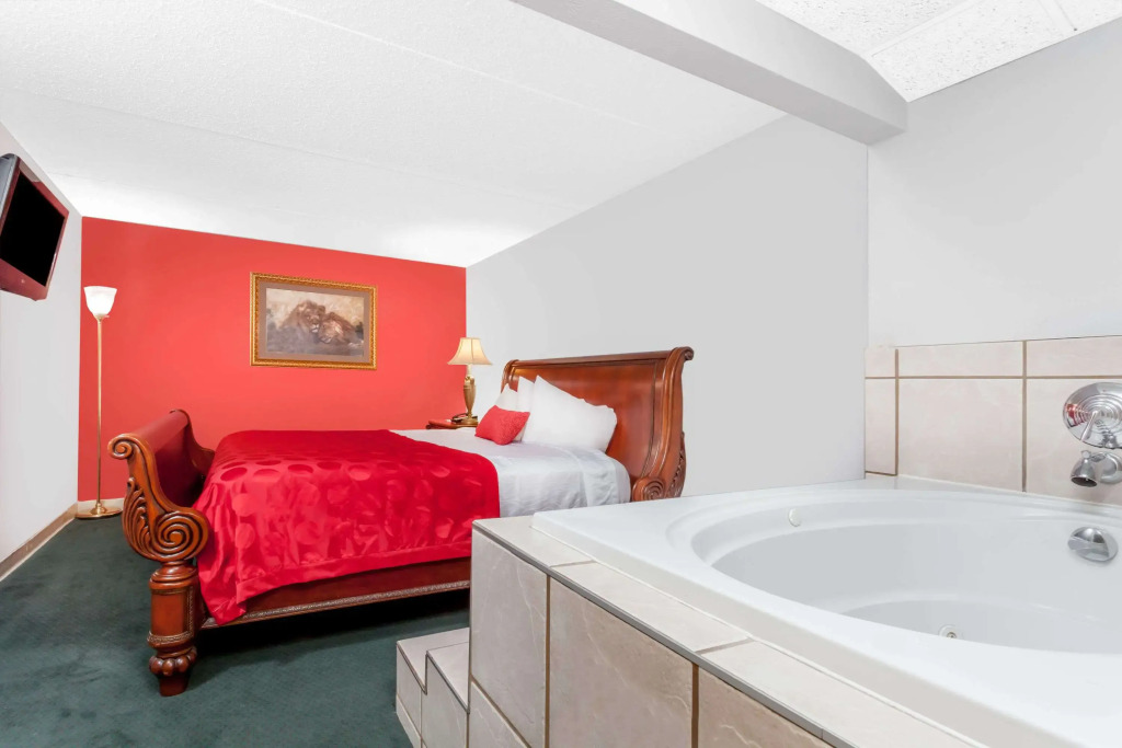 Ramada by Wyndham Henderson/Evansville