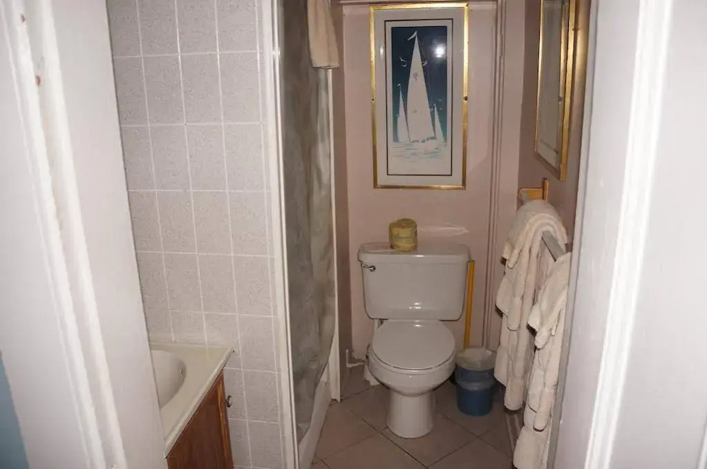 463 Beacon Street Guest House
