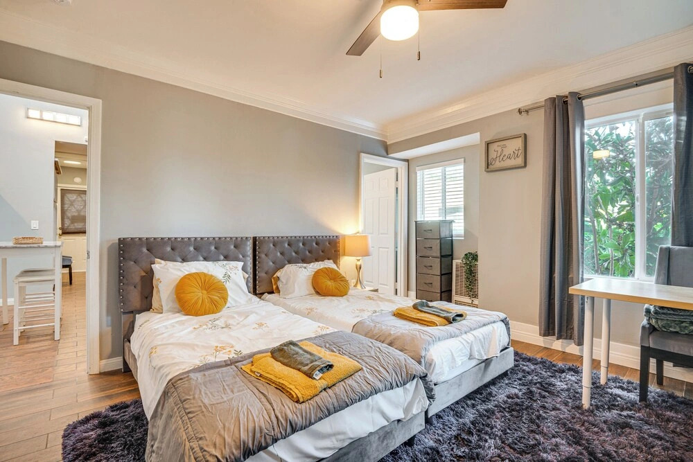 Melrose Hill Home Near Hospitals: Nurses Welcome