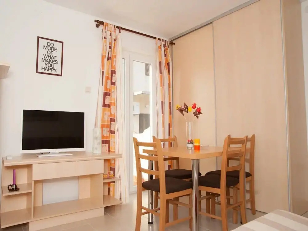Apartments Paula - One Bedroom Apartment With Terrace 1