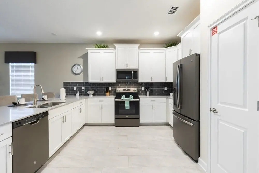 8914 Stinger Drive, Davenport, FL 33896 home